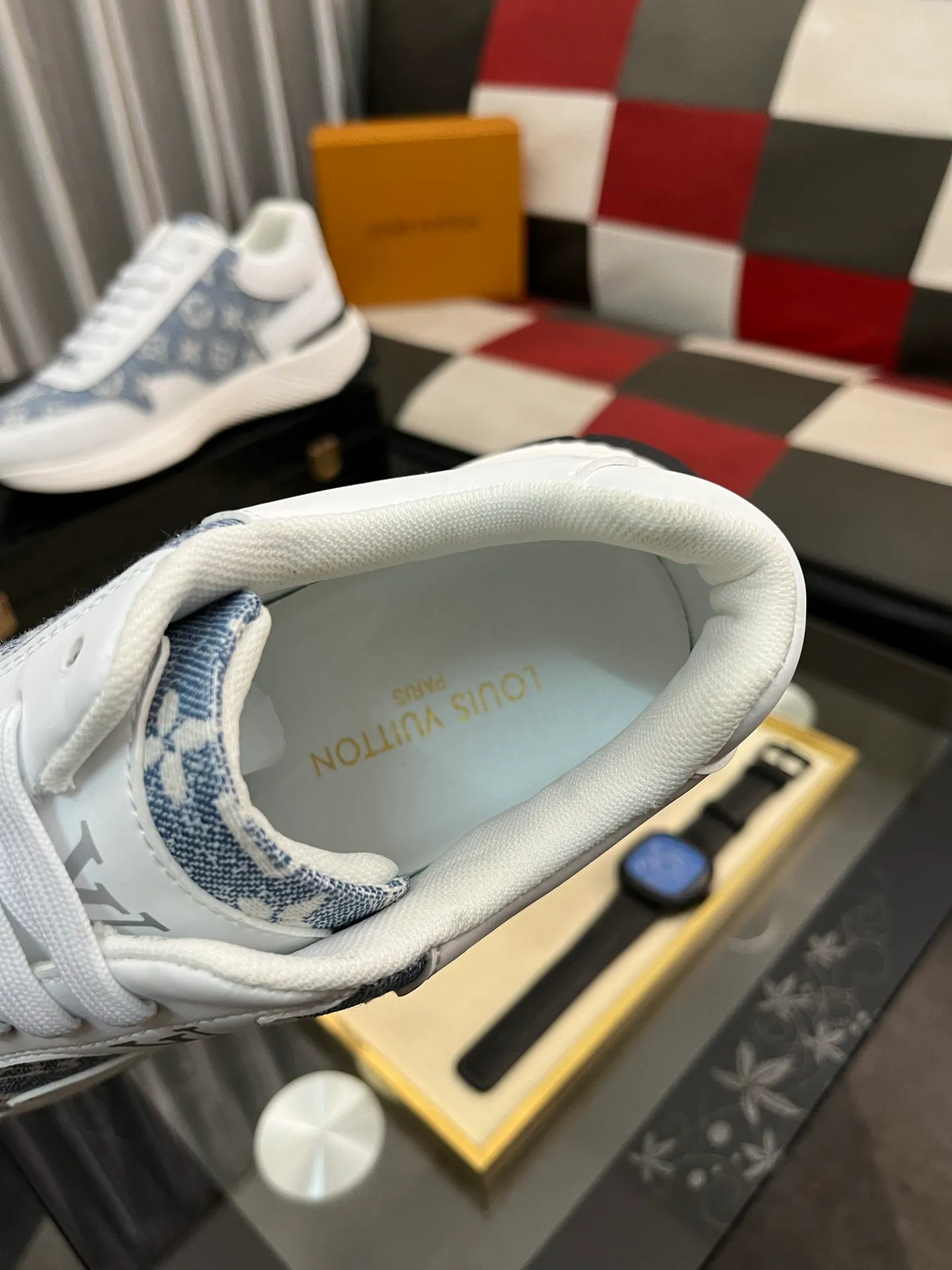 Men's shoes 💰458⌚️⌚️【LOUlS VUlTTON】Louis Vuitton ~ unique and casual style. LV counter purchasing 🏃casual shoes😍😍 are on sale at the men's counter at the same time. Italian imported brands select top-layer Italian cowhide. 🐑Sheepskin lining (refuses to discolor and grind feet) Sole: Original sole specially provided by the original factory 🎬Better in kind Code number: 38-444⃣️Color selection